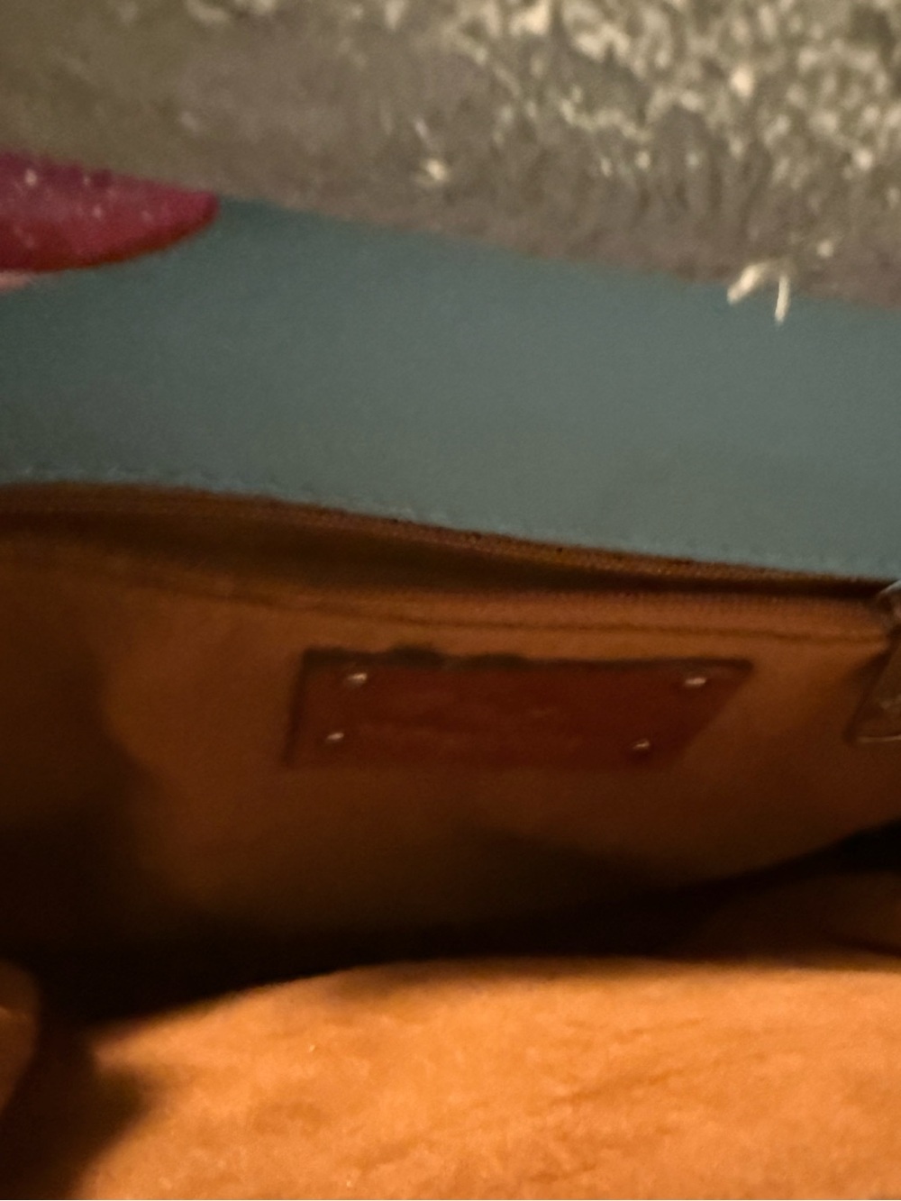 New Patricia Nash Teal Floral Embossed Leather Crossbody Bag with Dust Bag - Picture 4 of 8